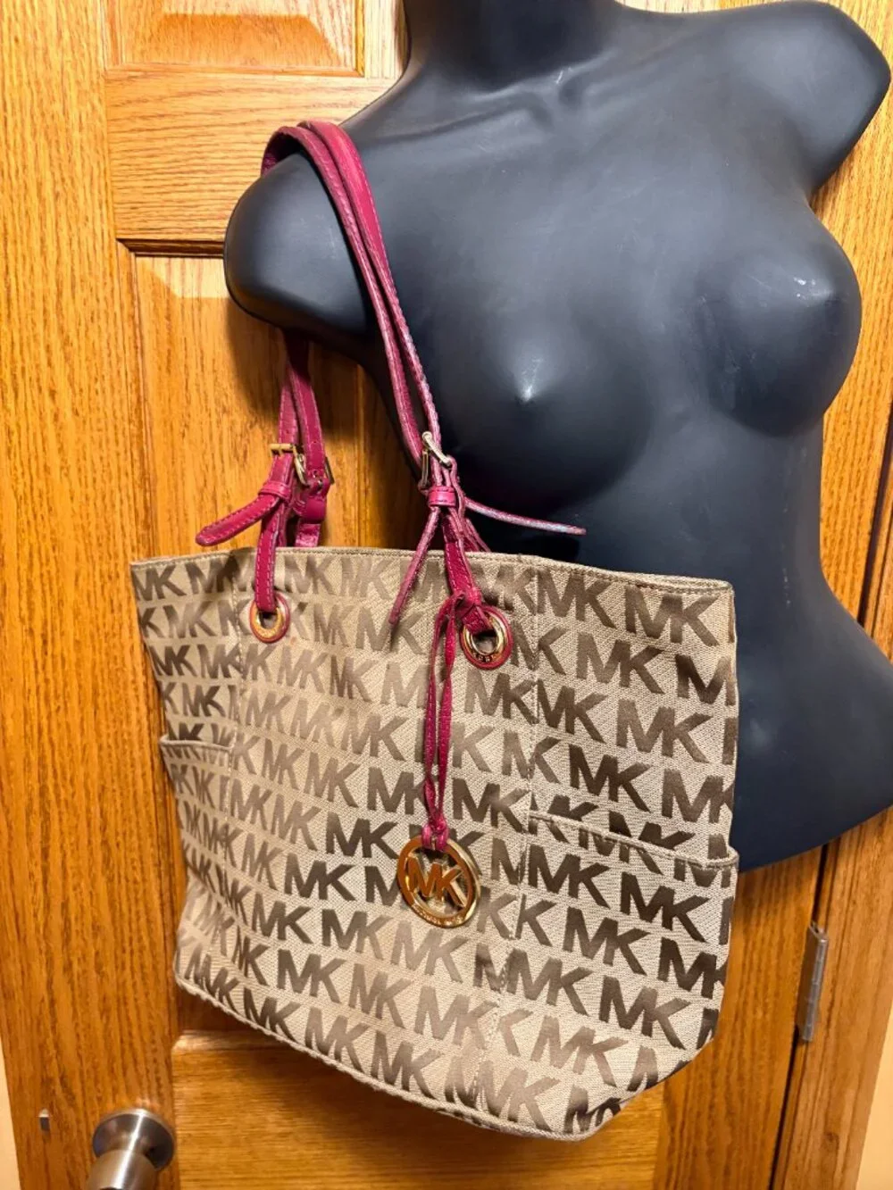 Michael Kors Jet Set Signature Logo Canvas Tote Khaki Burgundy MK Charm